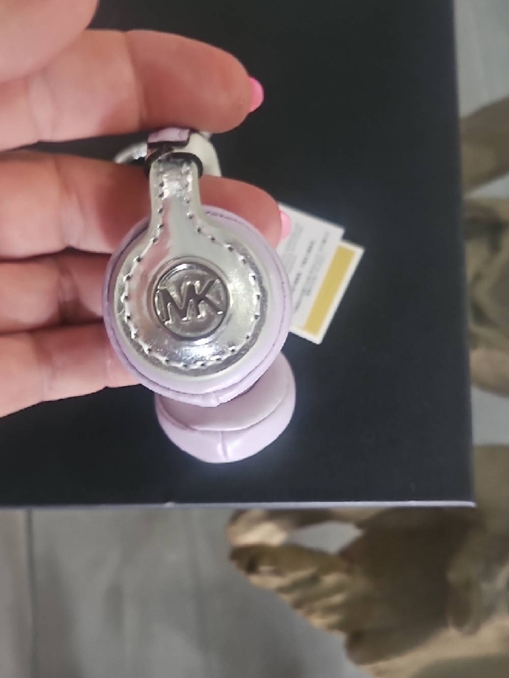 Michael Kors Pink & White Headphone Keychain - Rare - Picture 3 of 5